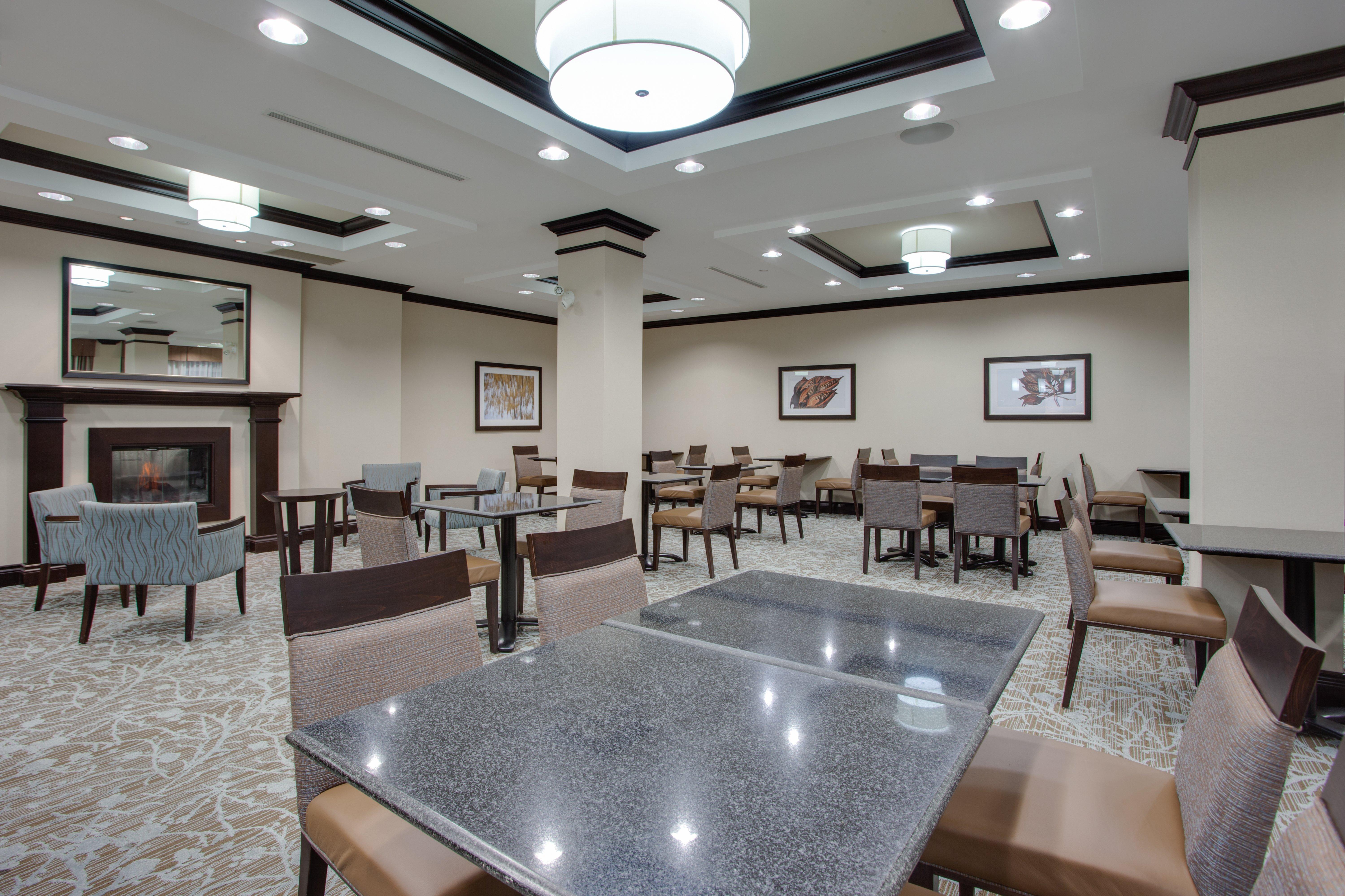 Holiday Inn Express & Suites Ottawa East-Orleans By Ihg Esterno foto
