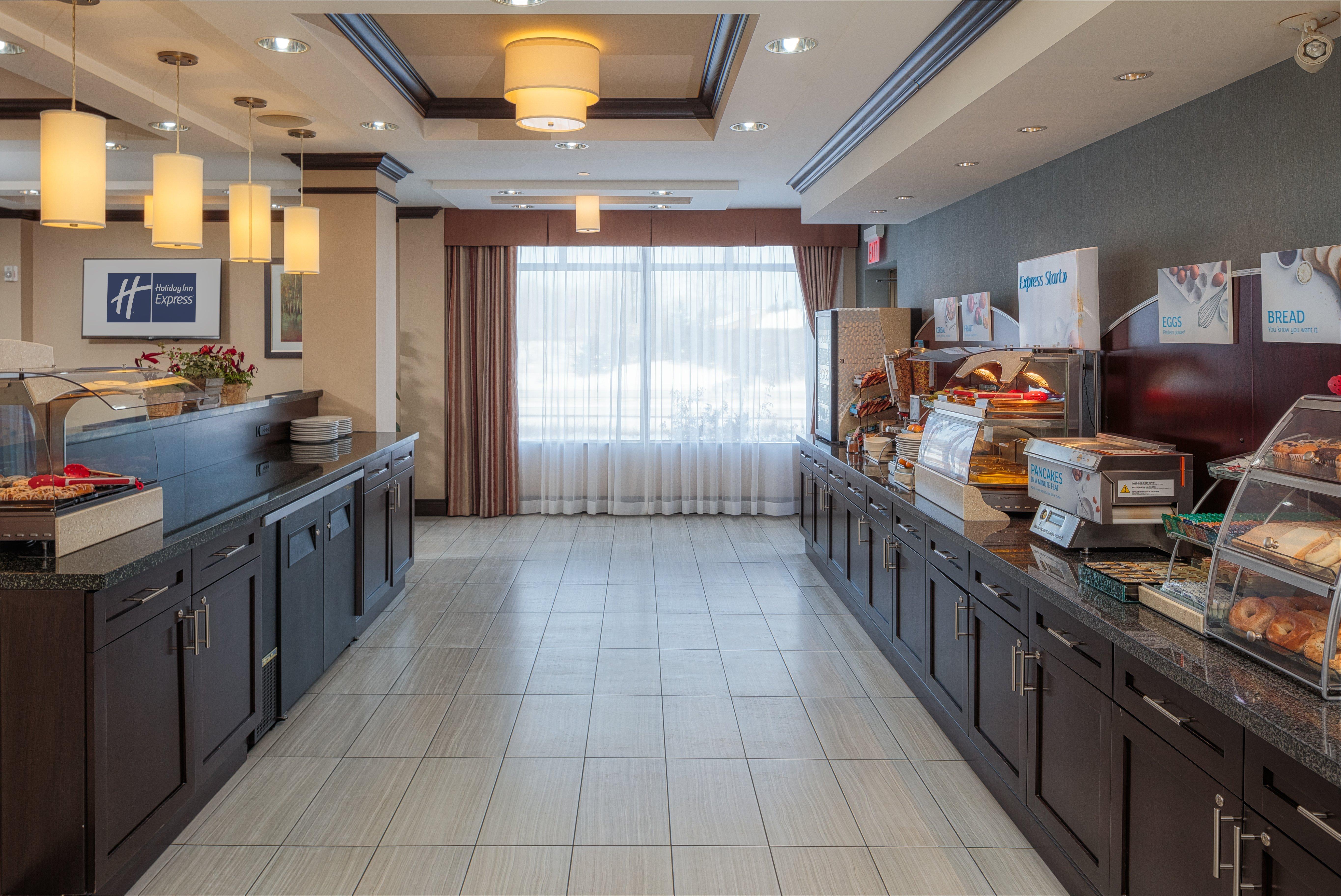 Holiday Inn Express & Suites Ottawa East-Orleans By Ihg Esterno foto