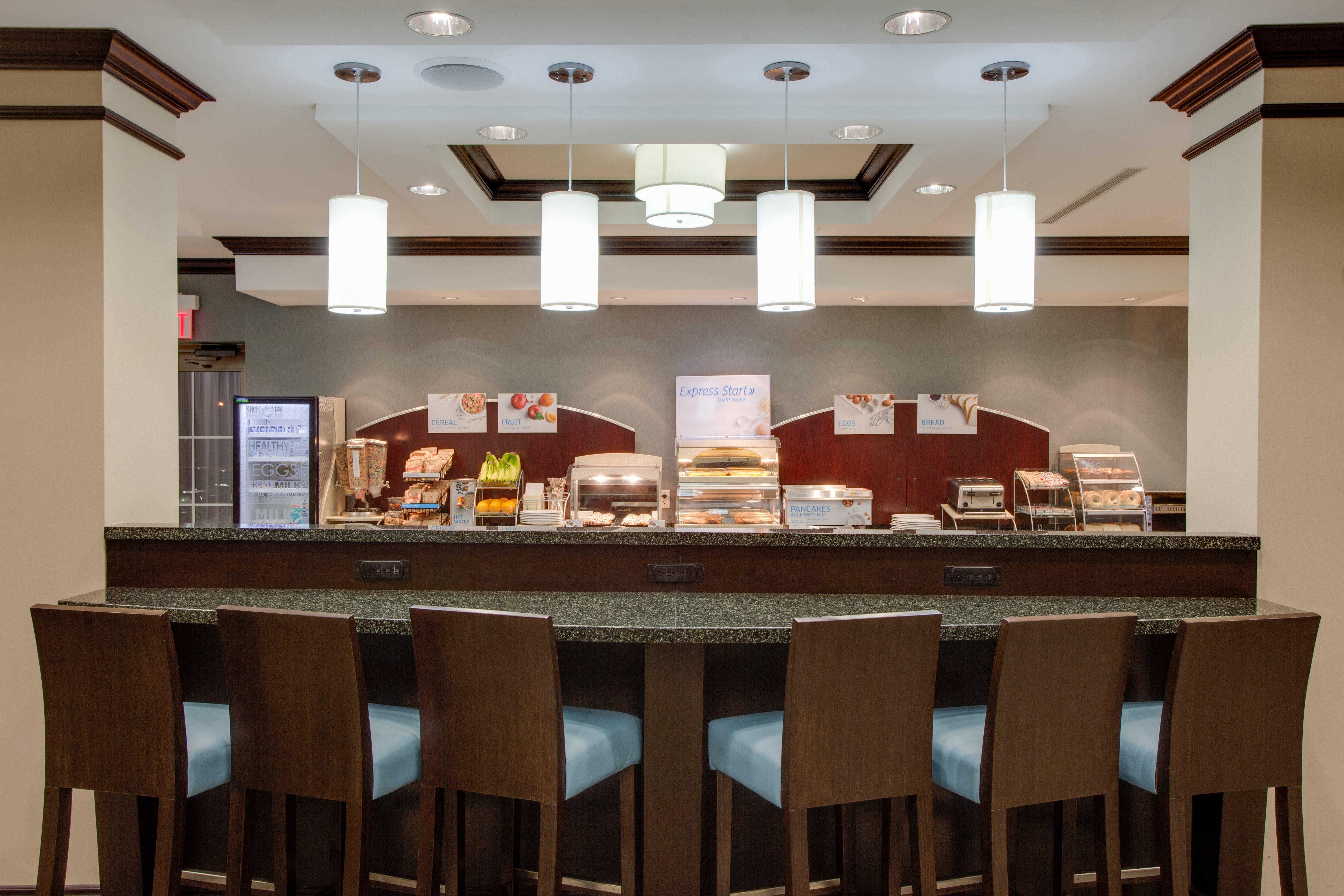 Holiday Inn Express & Suites Ottawa East-Orleans By Ihg Esterno foto