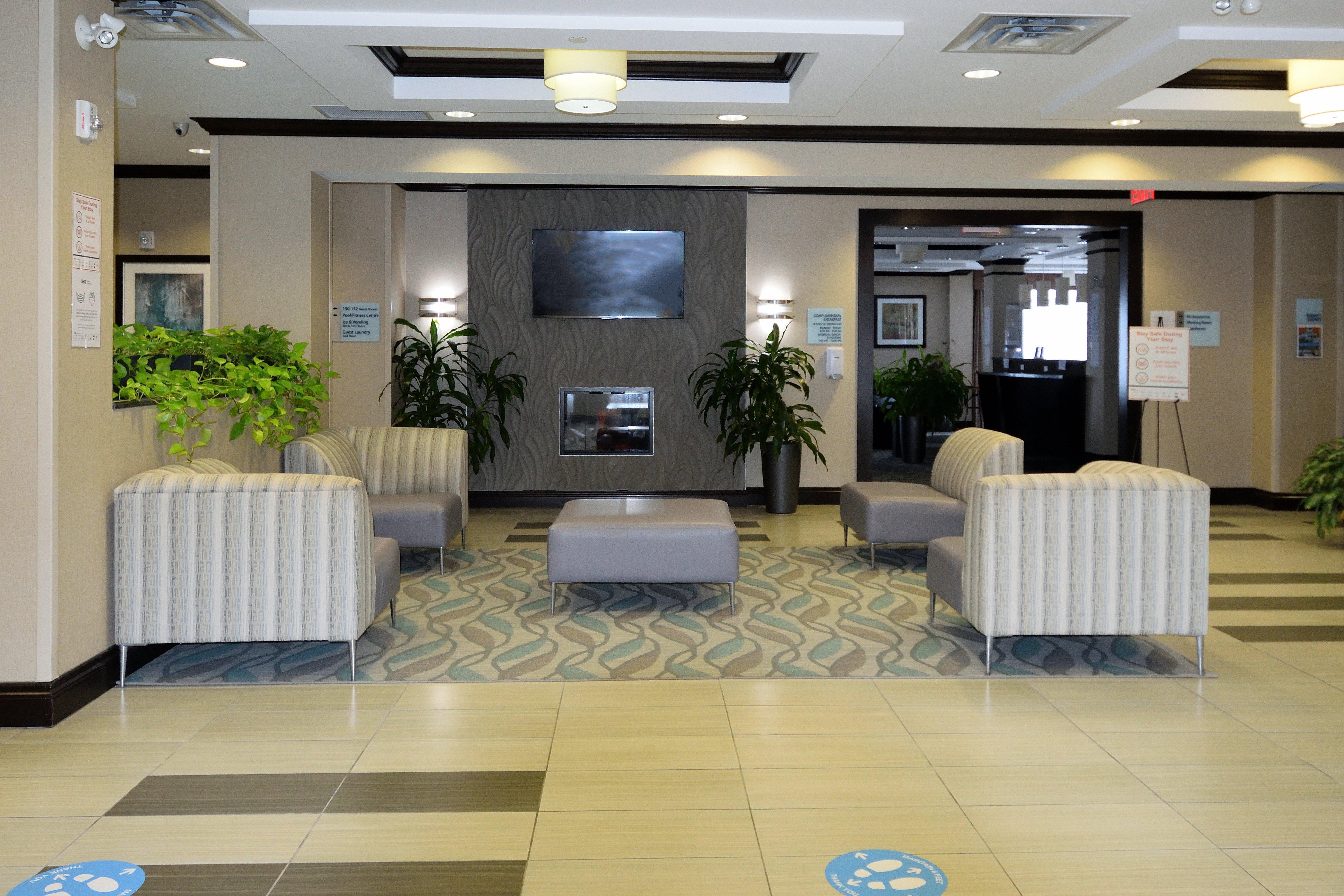 Holiday Inn Express & Suites Ottawa East-Orleans By Ihg Esterno foto